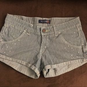 Levi's black and white stripped shorts